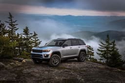 Jeep отзывает почти 92 000 Grand Cherokee 4xe из-за возможной потери мощности
